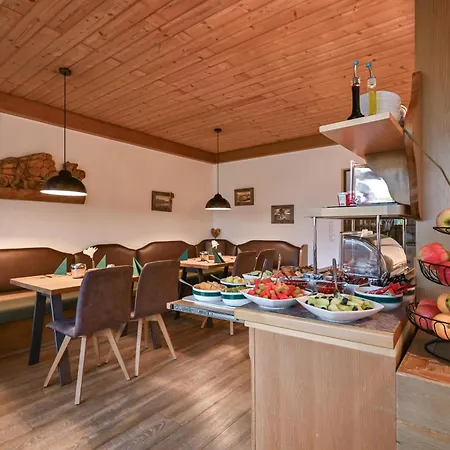 Alpenglühn Hotel 3*
