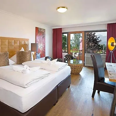Hotel Alpenglühn 3*